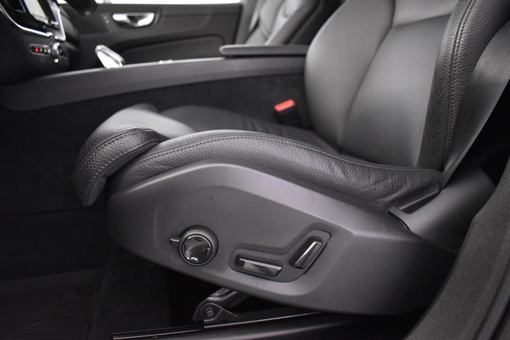 VOLVO XC60 2021