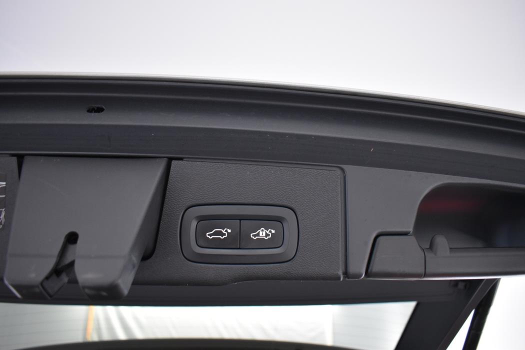 VOLVO XC60 2021