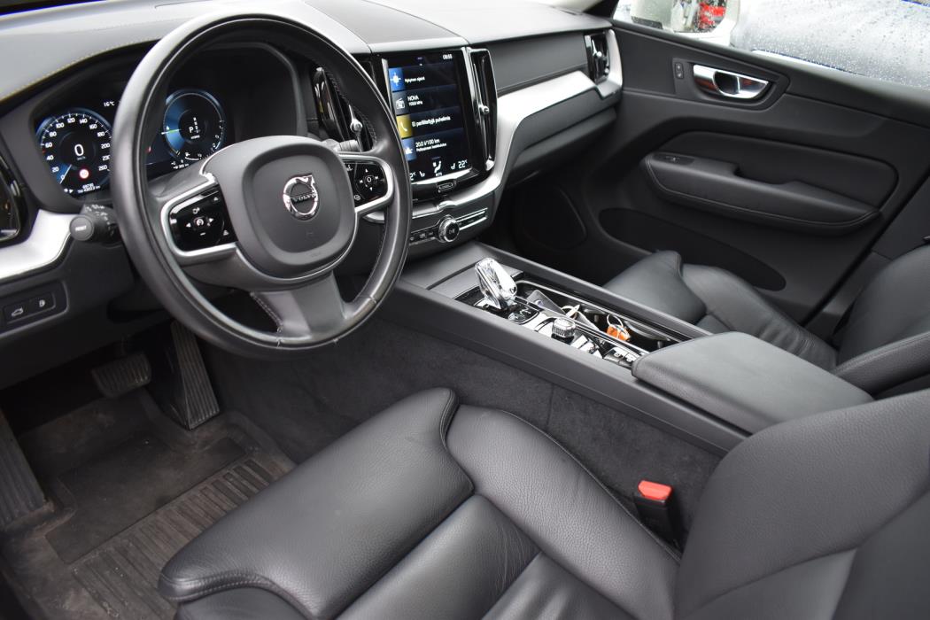VOLVO XC60 2021