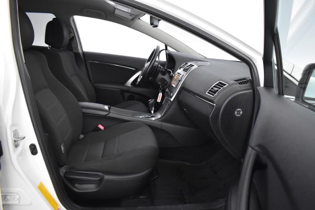 TOYOTA Avensis 2013