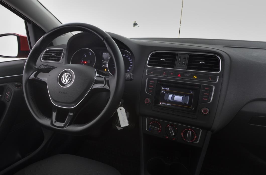 VOLKSWAGEN Polo 2016