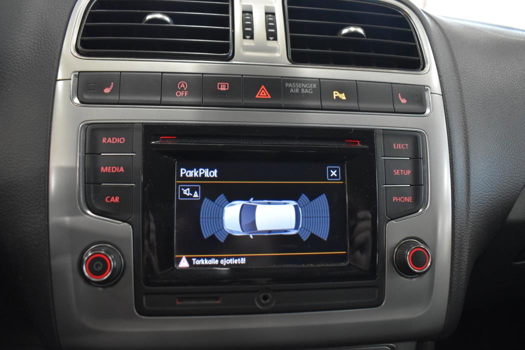 VOLKSWAGEN Polo 2016