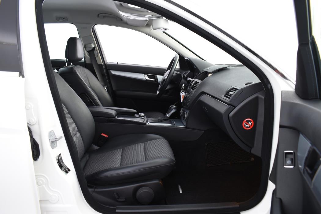 MERCEDES-BENZ C 2009