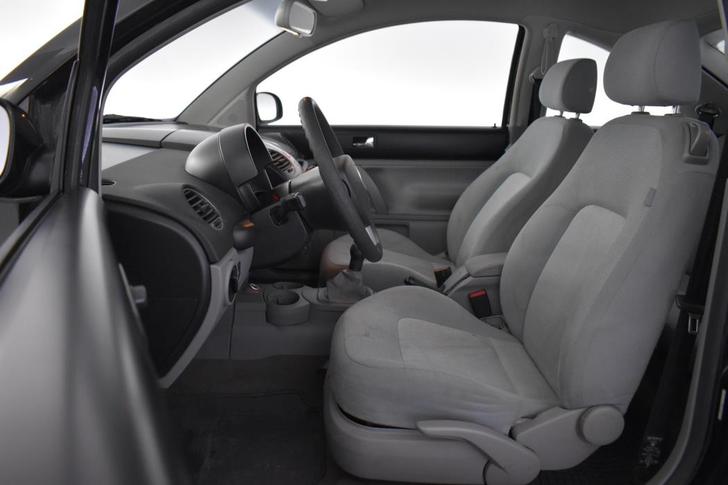 VOLKSWAGEN New Beetle 2009