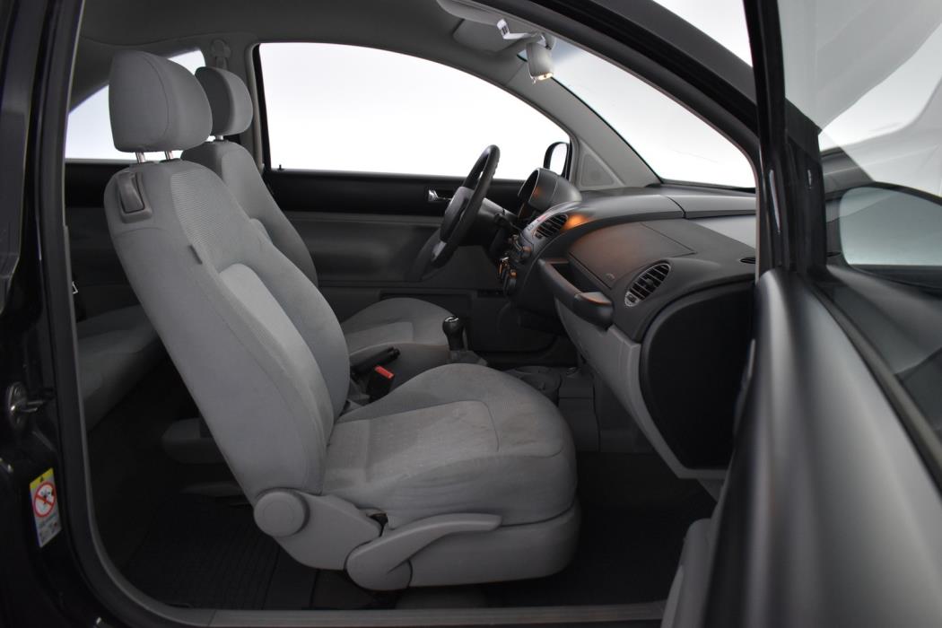 VOLKSWAGEN New Beetle 2009