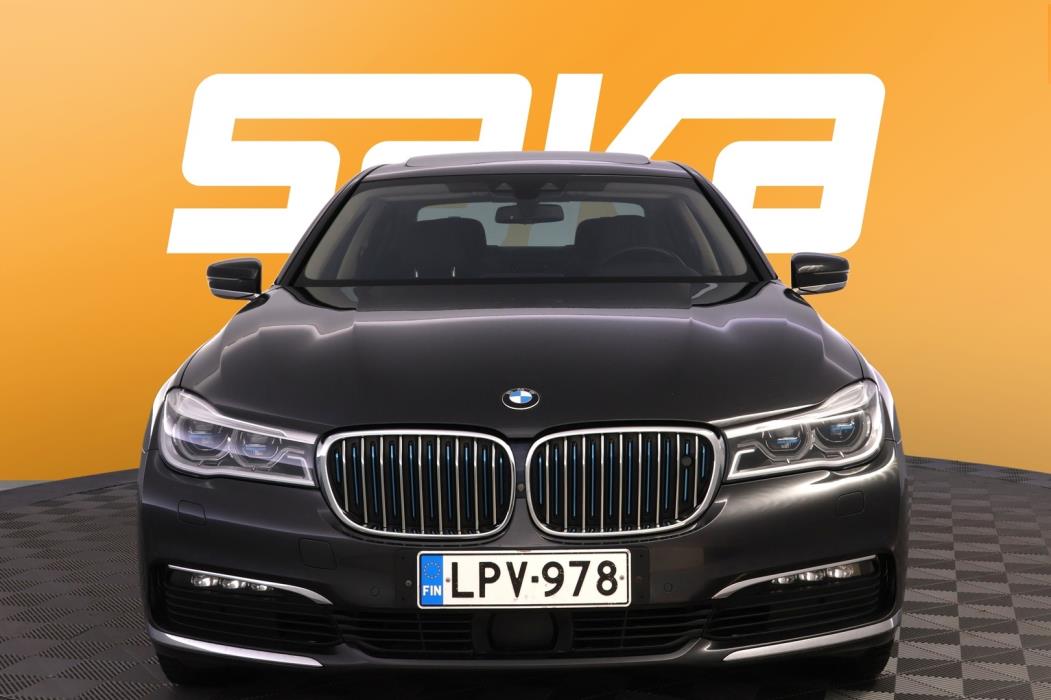 BMW 740 2018