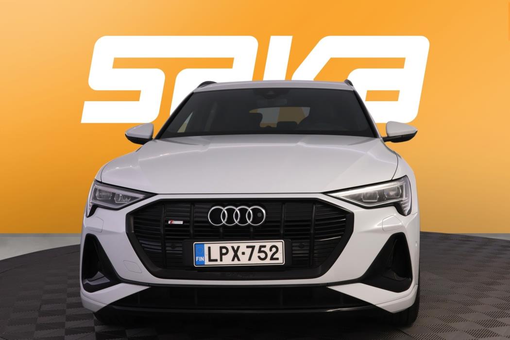 AUDI e-tron 2020