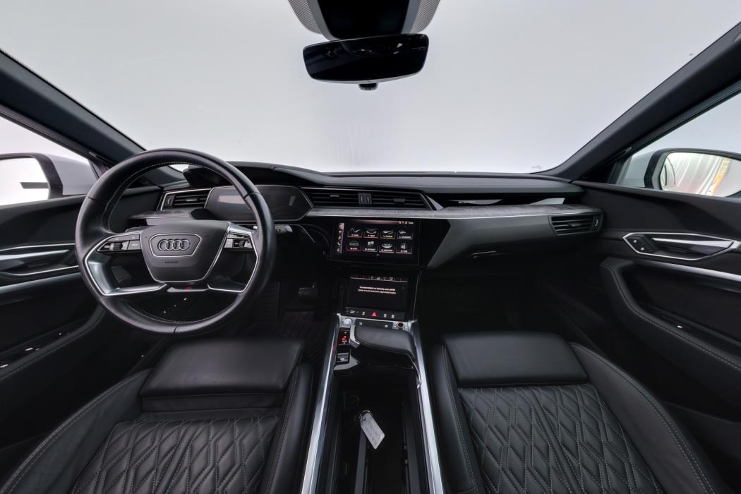 AUDI e-tron 2020