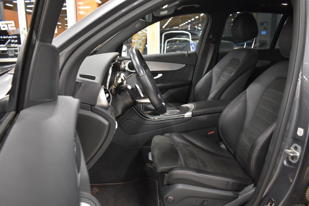 MERCEDES-BENZ GLC 2022