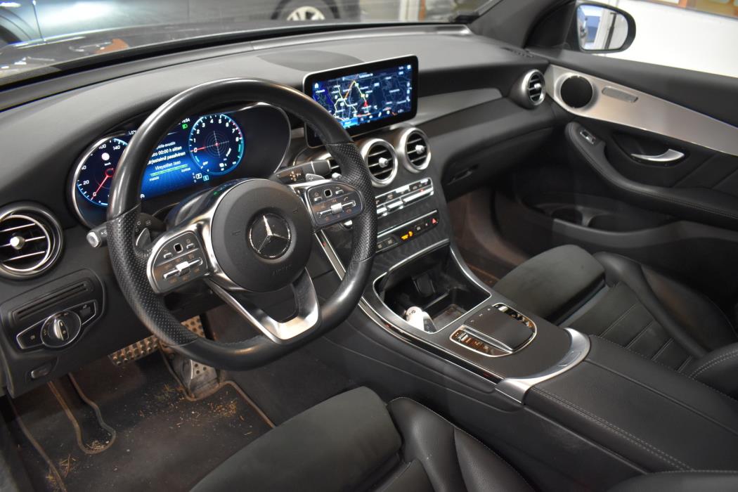 MERCEDES-BENZ GLC 2022