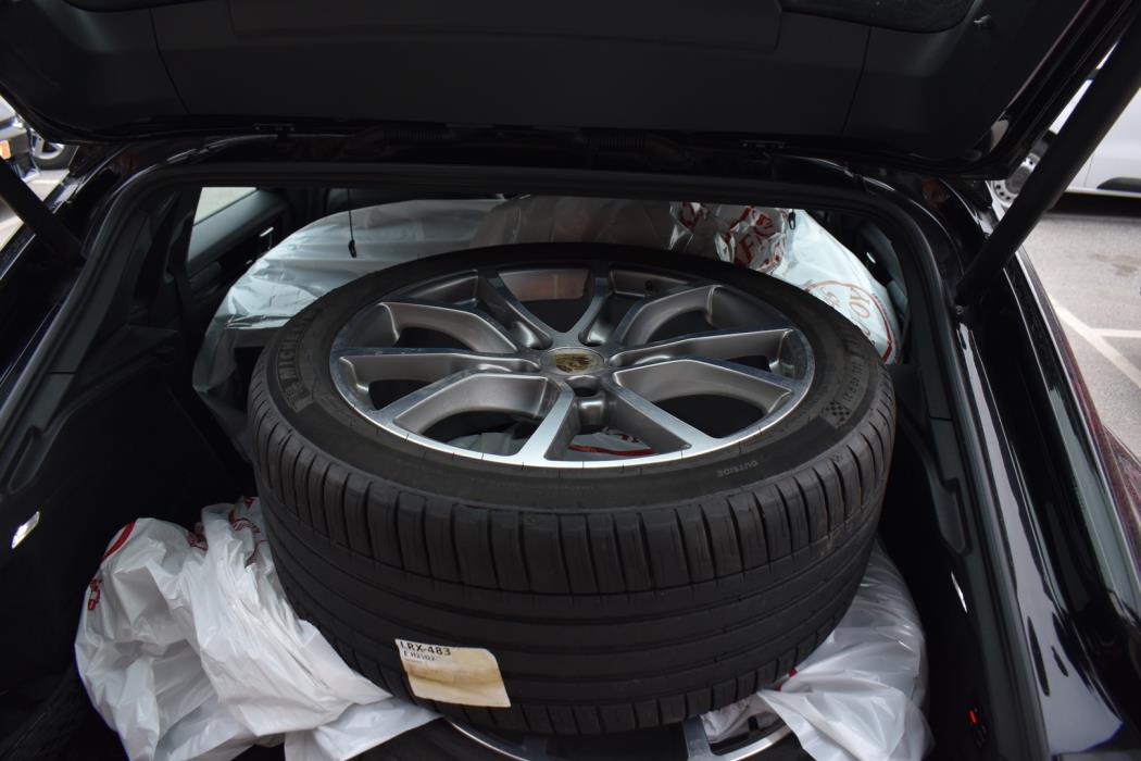 PORSCHE Cayenne 2023