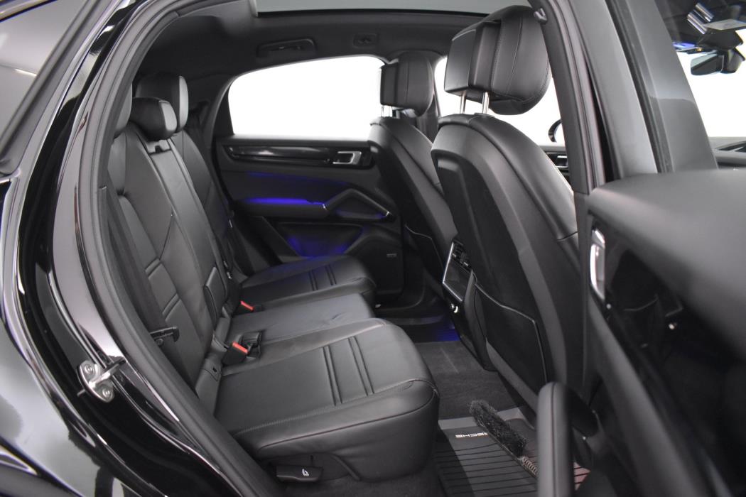 PORSCHE Cayenne 2023