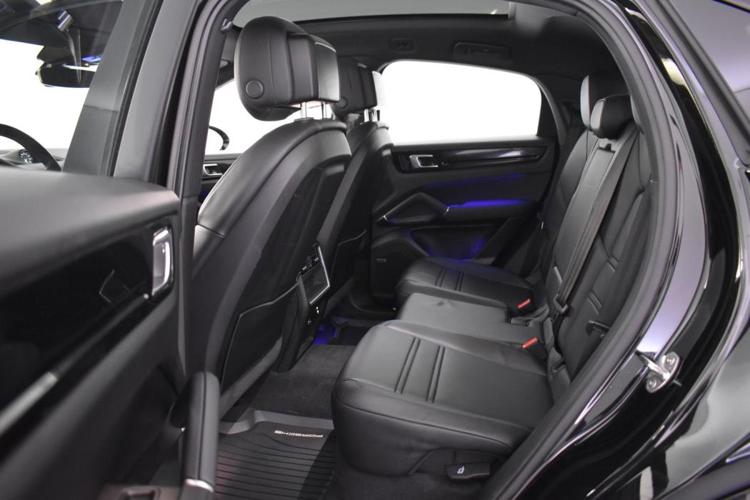 PORSCHE Cayenne 2023