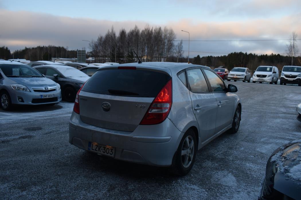 HYUNDAI i30 2012