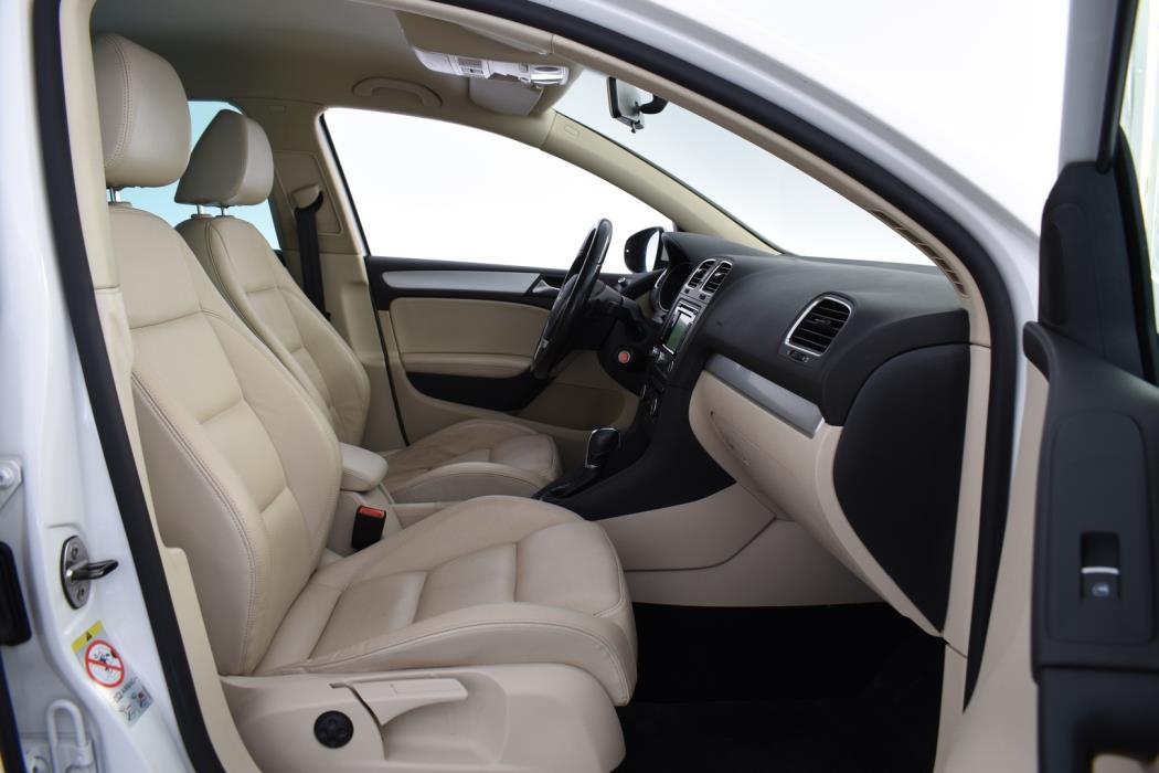 VOLKSWAGEN Golf 2012