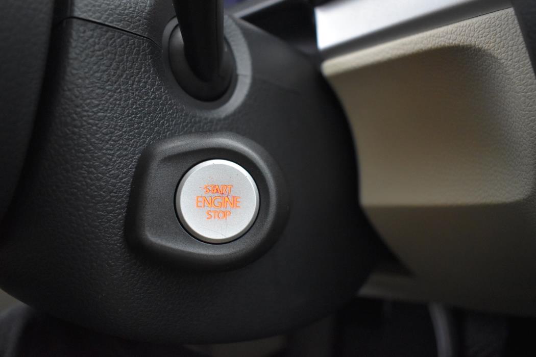 VOLKSWAGEN Golf 2012