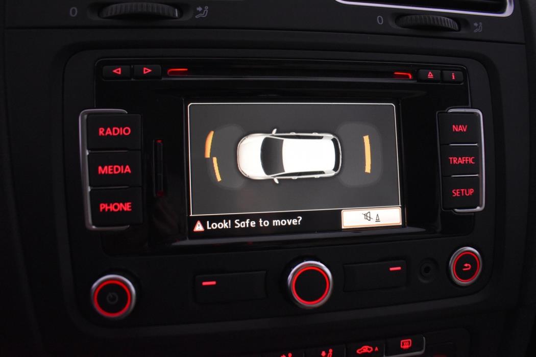 VOLKSWAGEN Golf 2012
