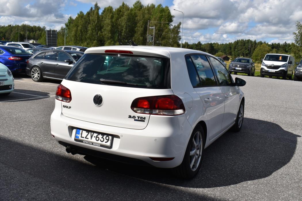 VOLKSWAGEN Golf 2012