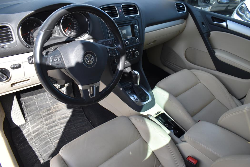 VOLKSWAGEN Golf 2012