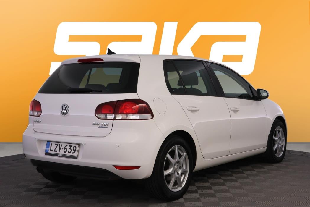 VOLKSWAGEN Golf 2012