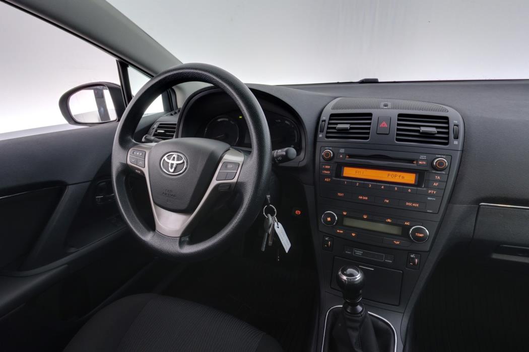 TOYOTA Avensis 2010