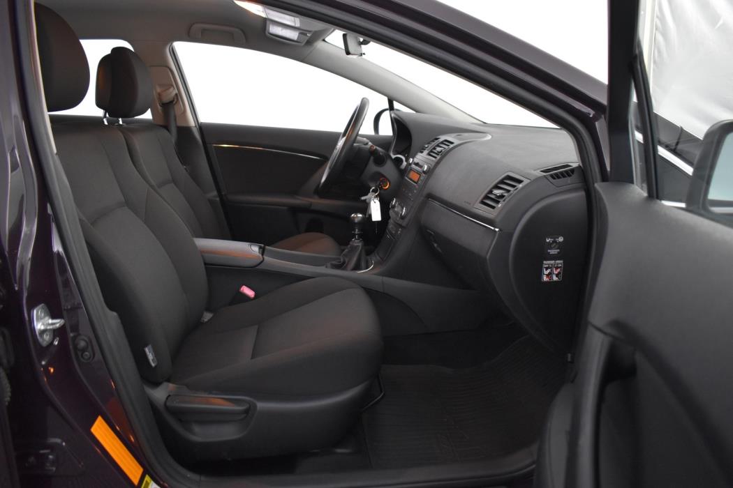 TOYOTA Avensis 2010