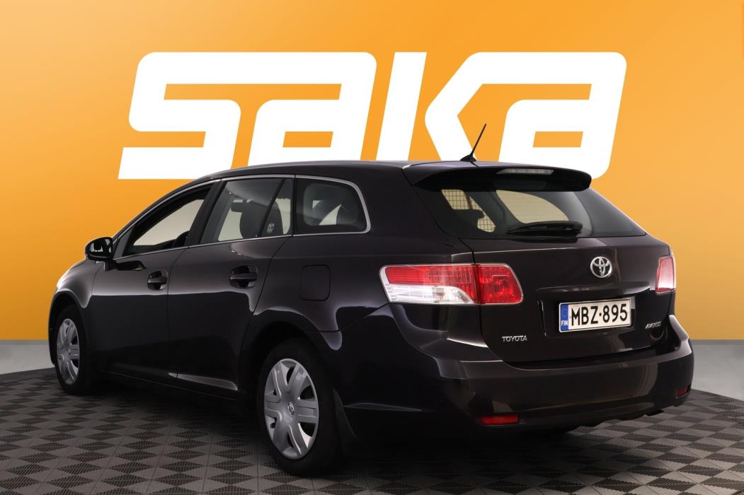 TOYOTA Avensis 2010
