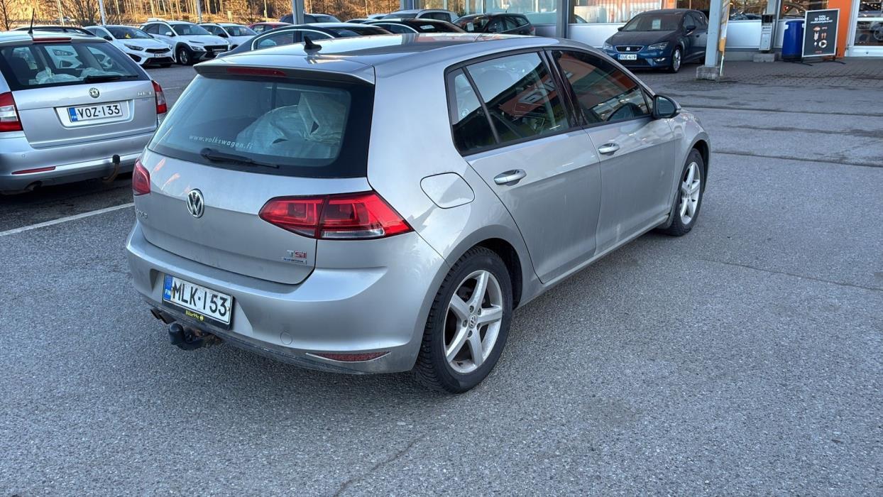 VOLKSWAGEN Golf 2013