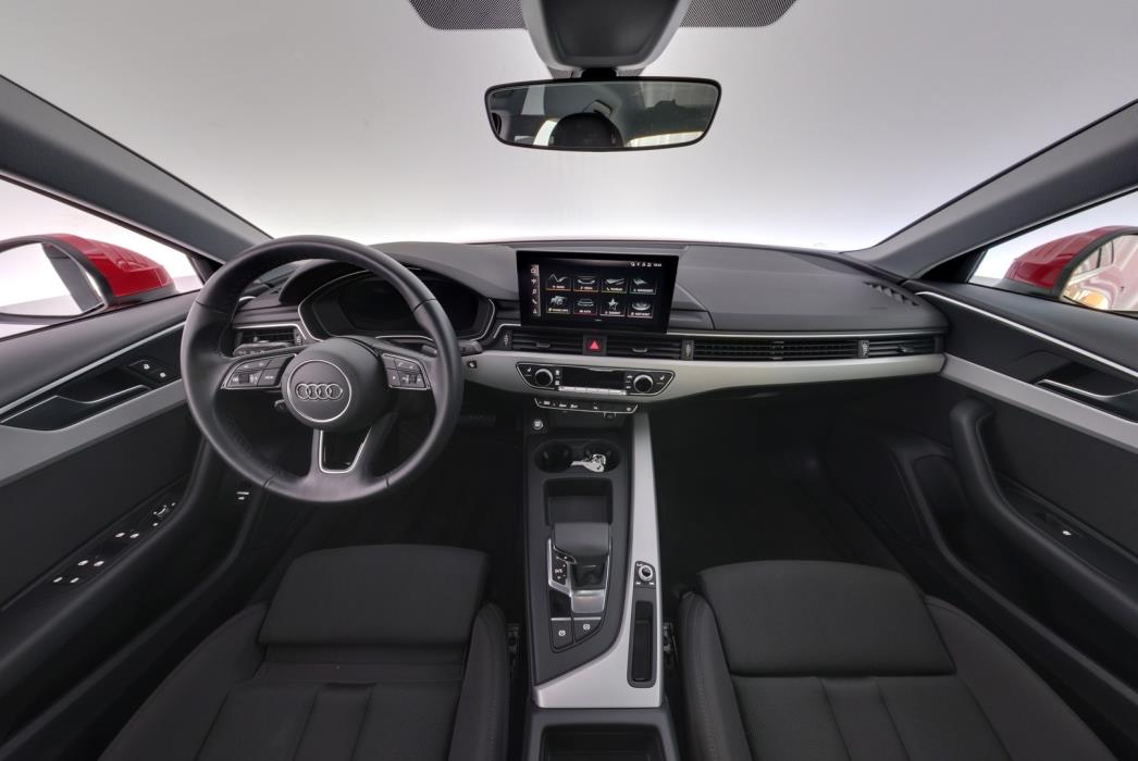 AUDI A4 2023