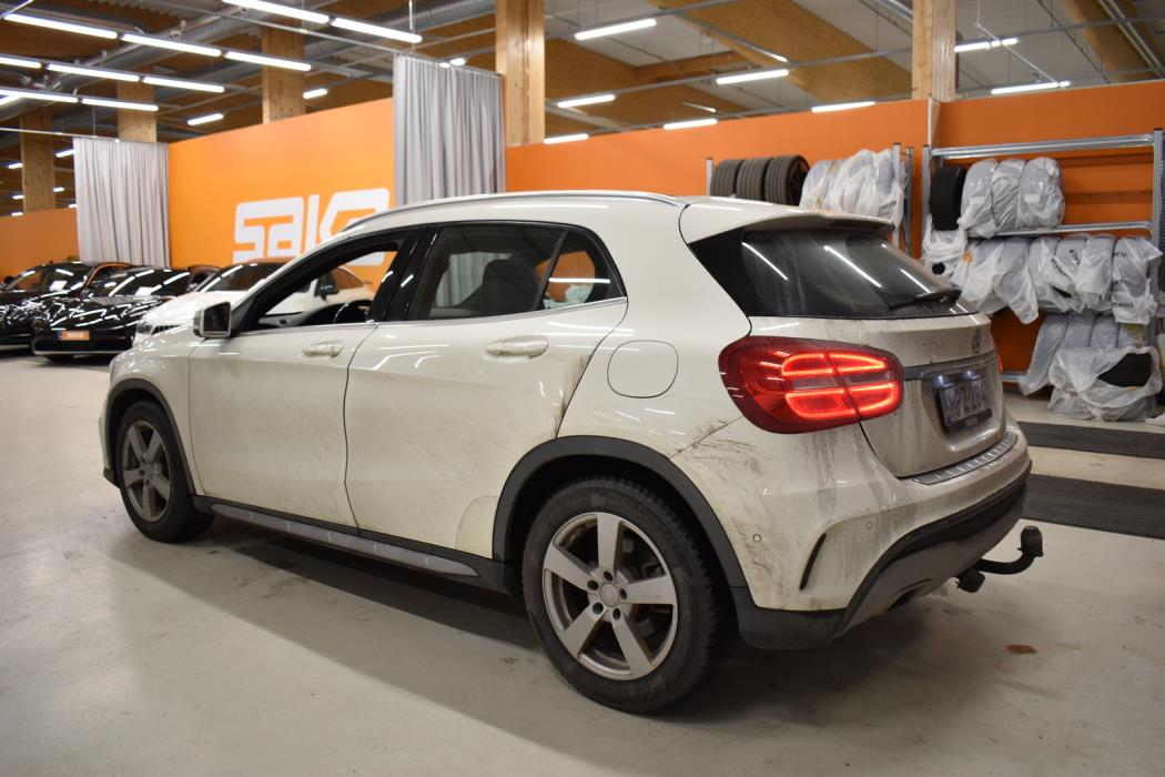 MERCEDES-BENZ GLA 2015