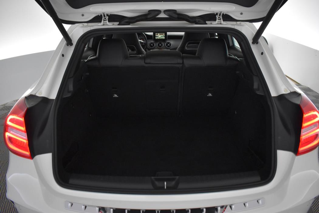 MERCEDES-BENZ GLA 2015