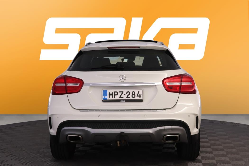 MERCEDES-BENZ GLA 2015