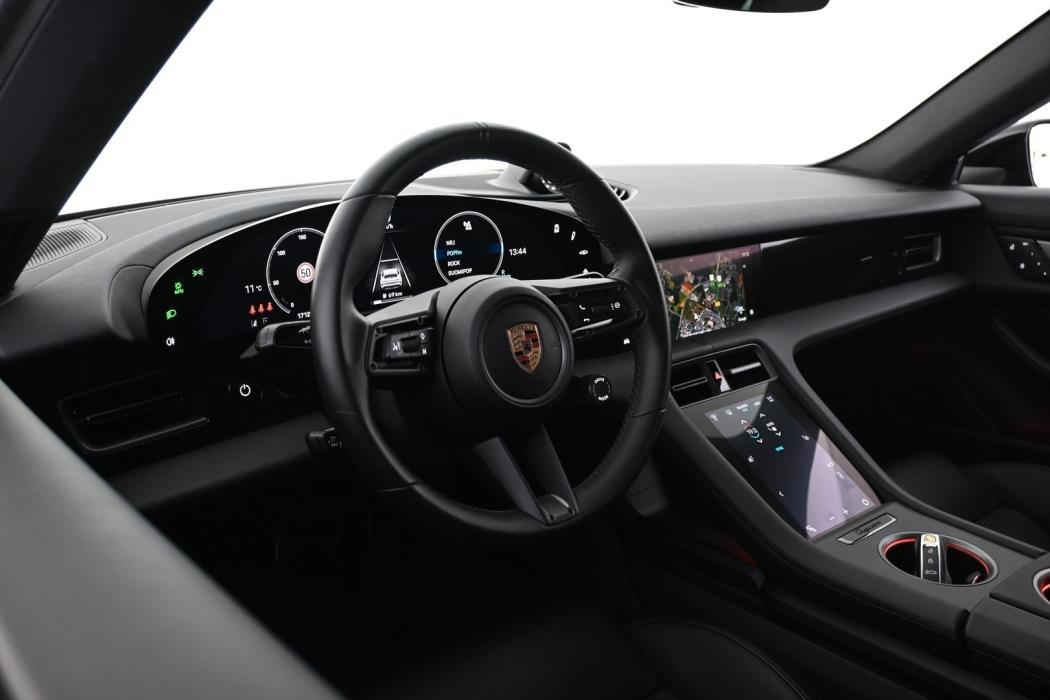 PORSCHE Taycan 2025