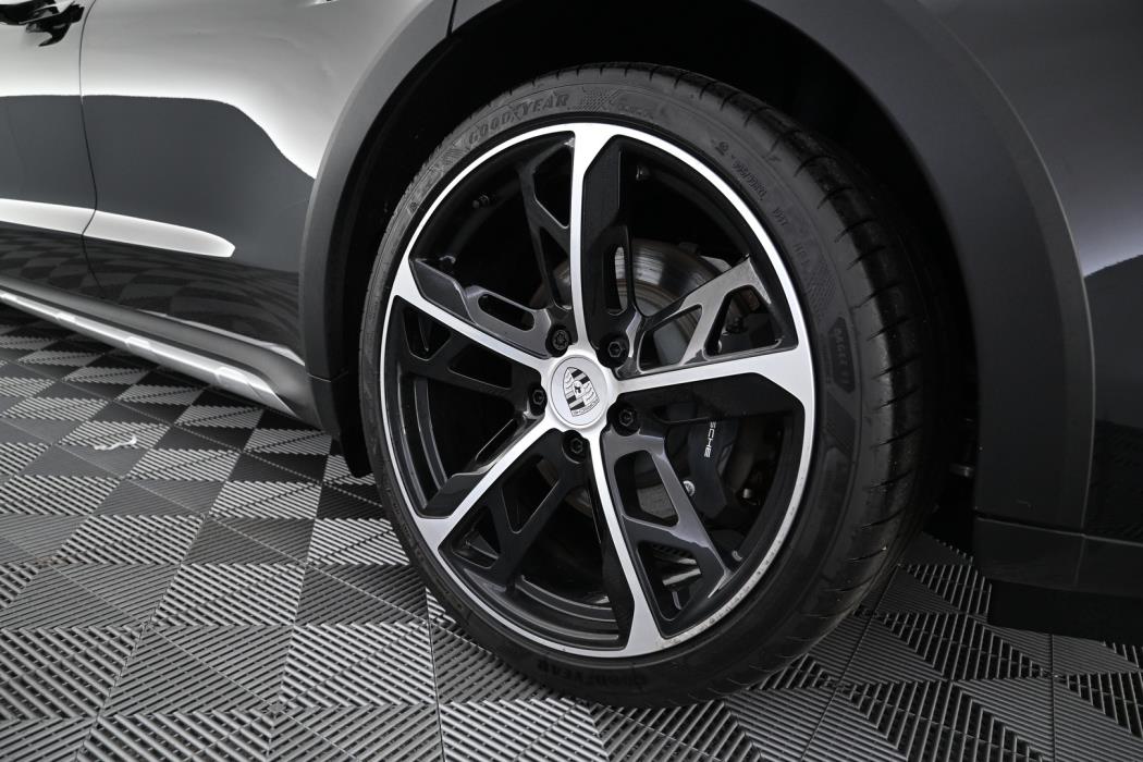 PORSCHE Taycan 2025