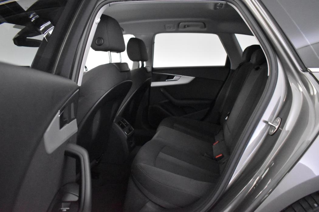 AUDI A4 2020