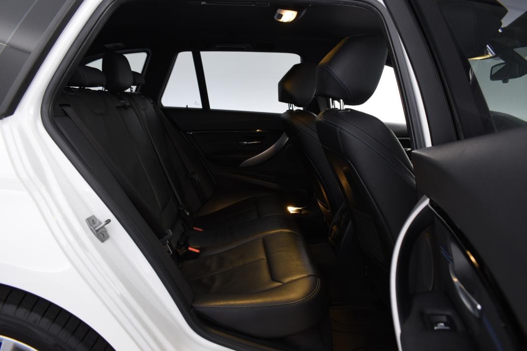 BMW 320 2019