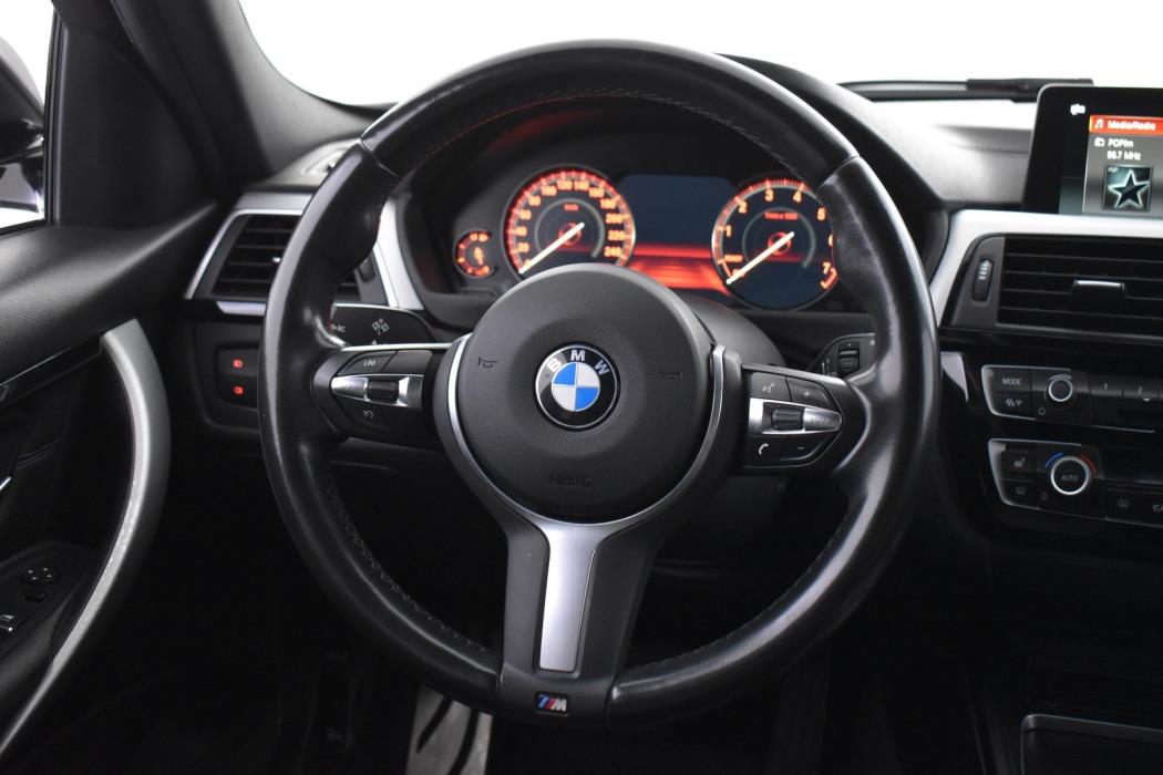 BMW 320 2019