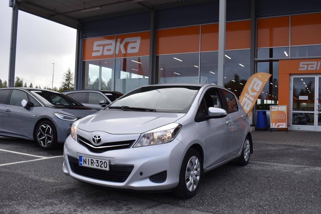 TOYOTA Yaris 2012