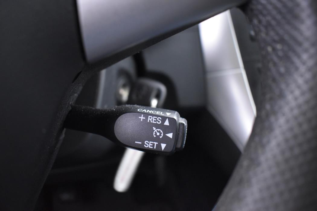 TOYOTA Auris 2012