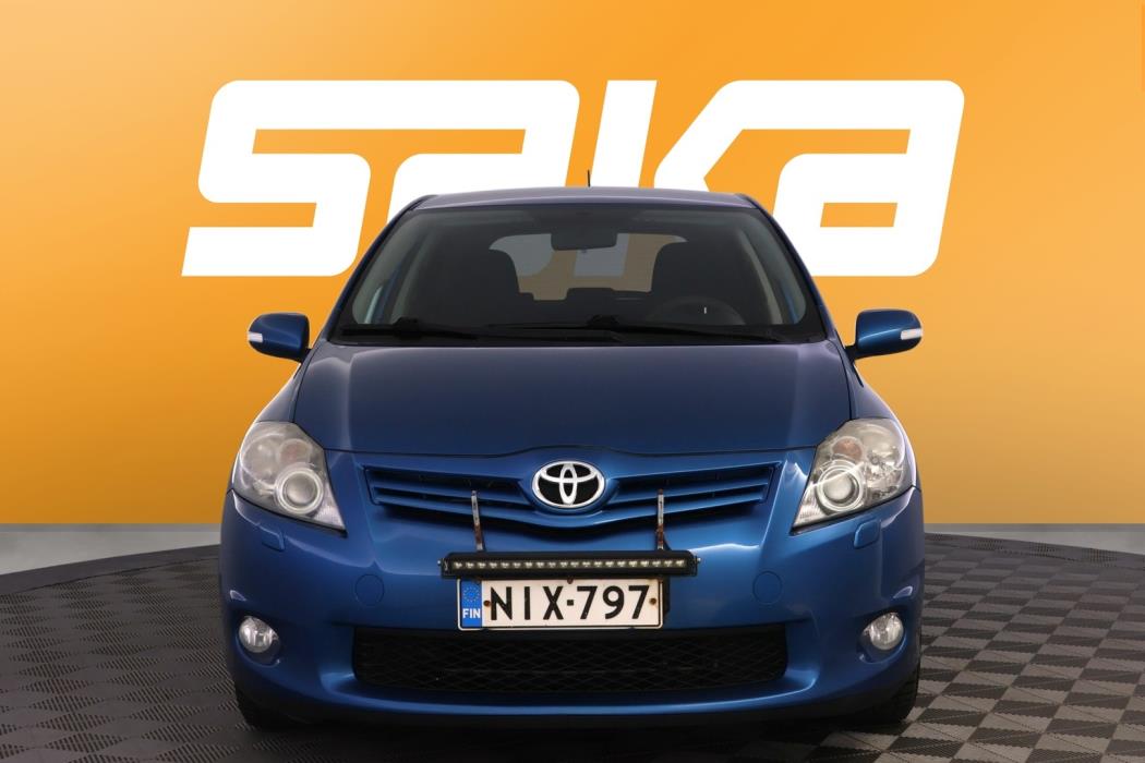 TOYOTA Auris 2012