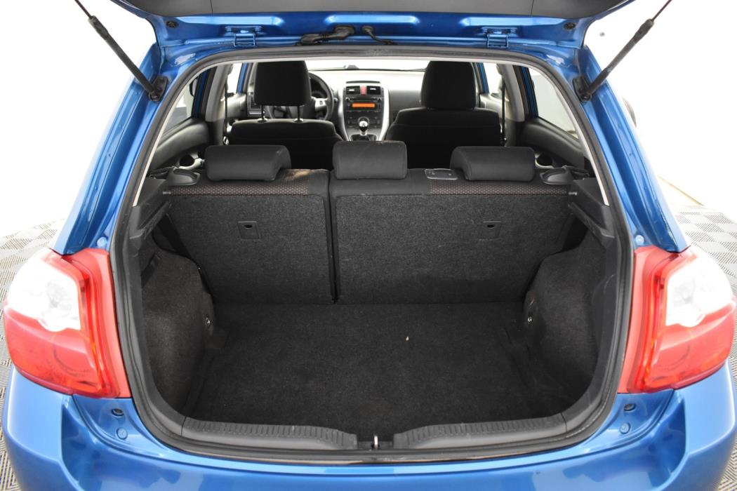 TOYOTA Auris 2012