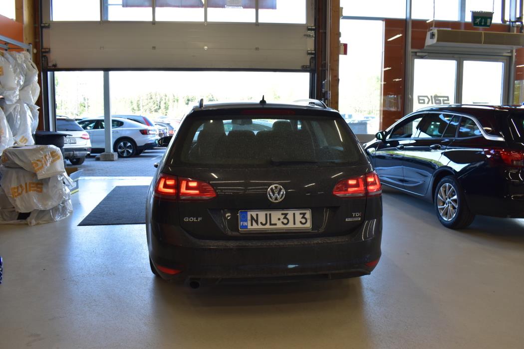 VOLKSWAGEN Golf 2014