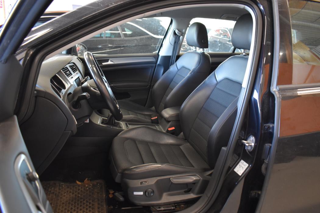VOLKSWAGEN Golf 2014