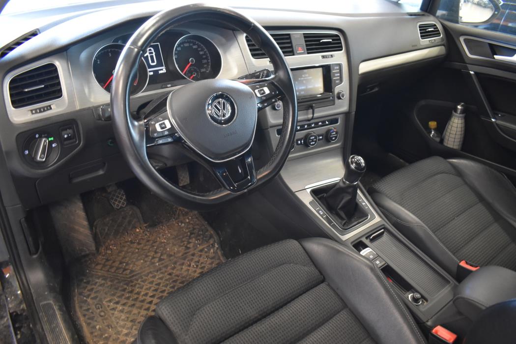 VOLKSWAGEN Golf 2014