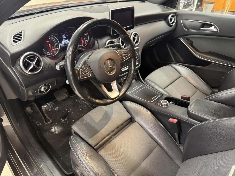 MERCEDES-BENZ A 2016