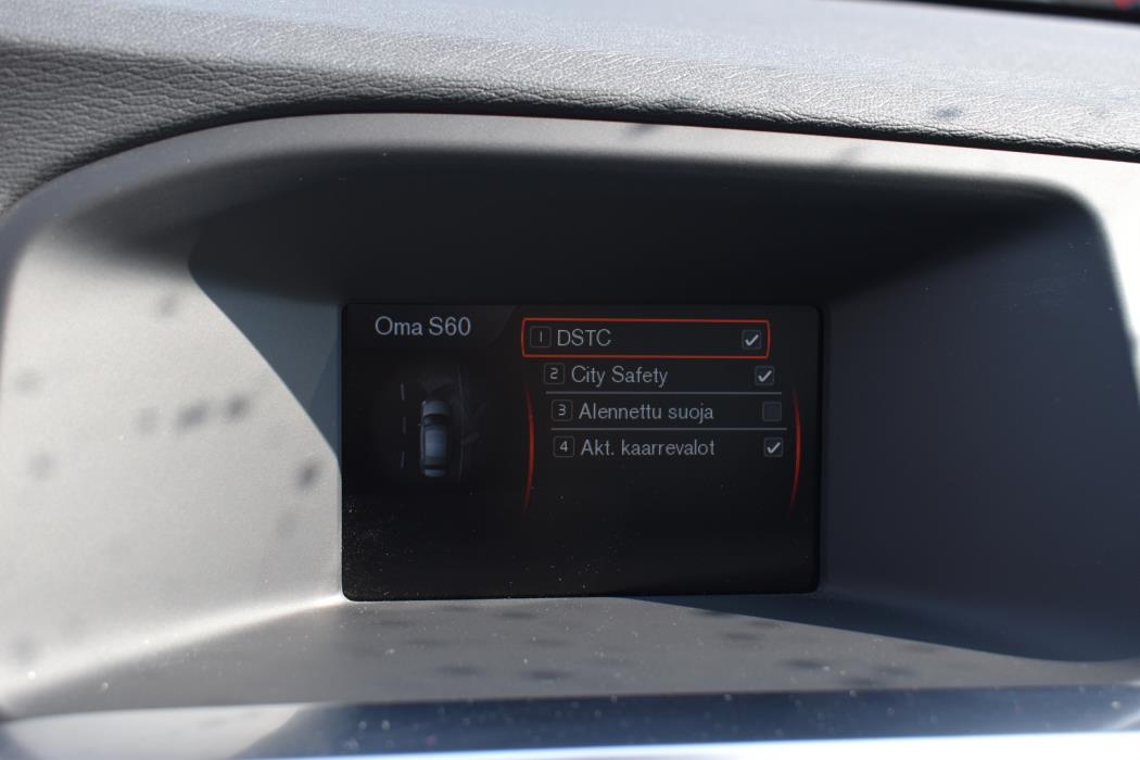 VOLVO S60 2012