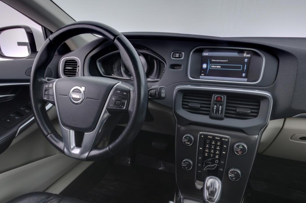 VOLVO V40 2013
