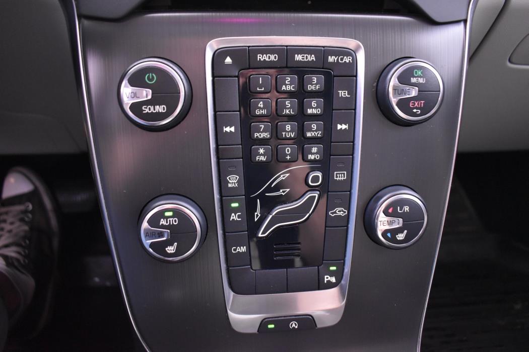 VOLVO V40 2013