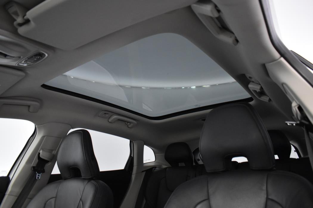 VOLVO V40 2013