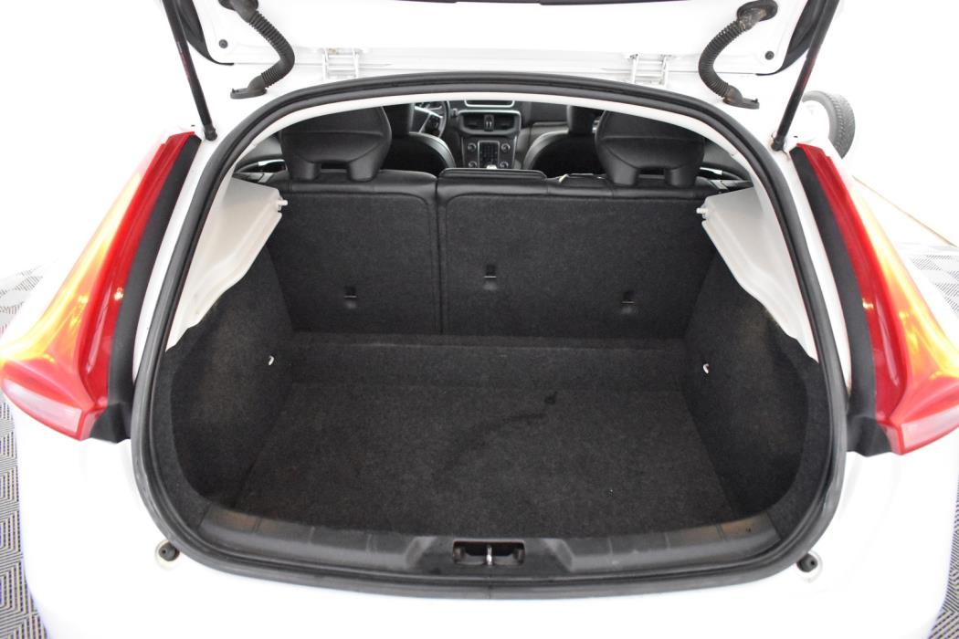 VOLVO V40 2013
